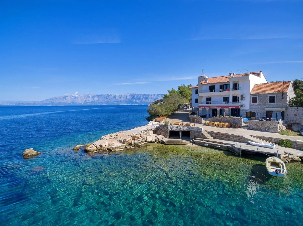 Beach & Waterfront