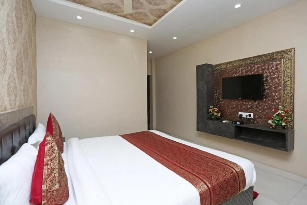 Hotel Aadesh Palace