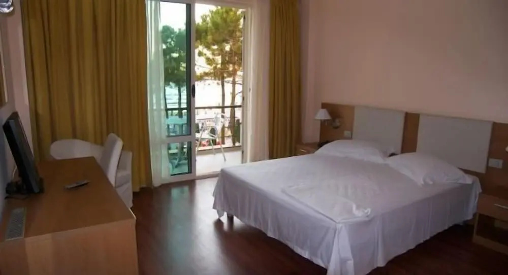 Standard Single room with balcony and with sea view