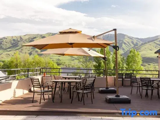 Yixi Xiaozhai Natural Oxygen Bar Homestay in Nalati