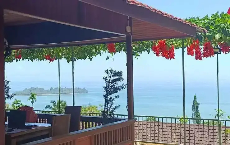 Beach & Waterfront
