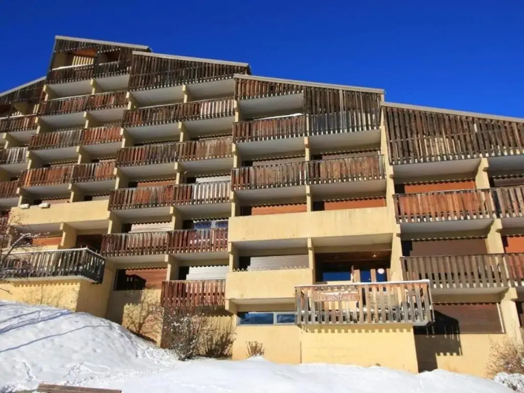 Appartement Auris, 1 pièce, 4 personnes - FR-1-297-93