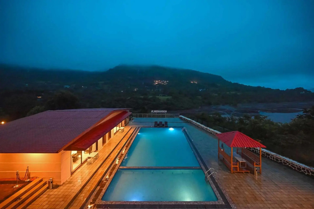 StayVista at Lake Mansion