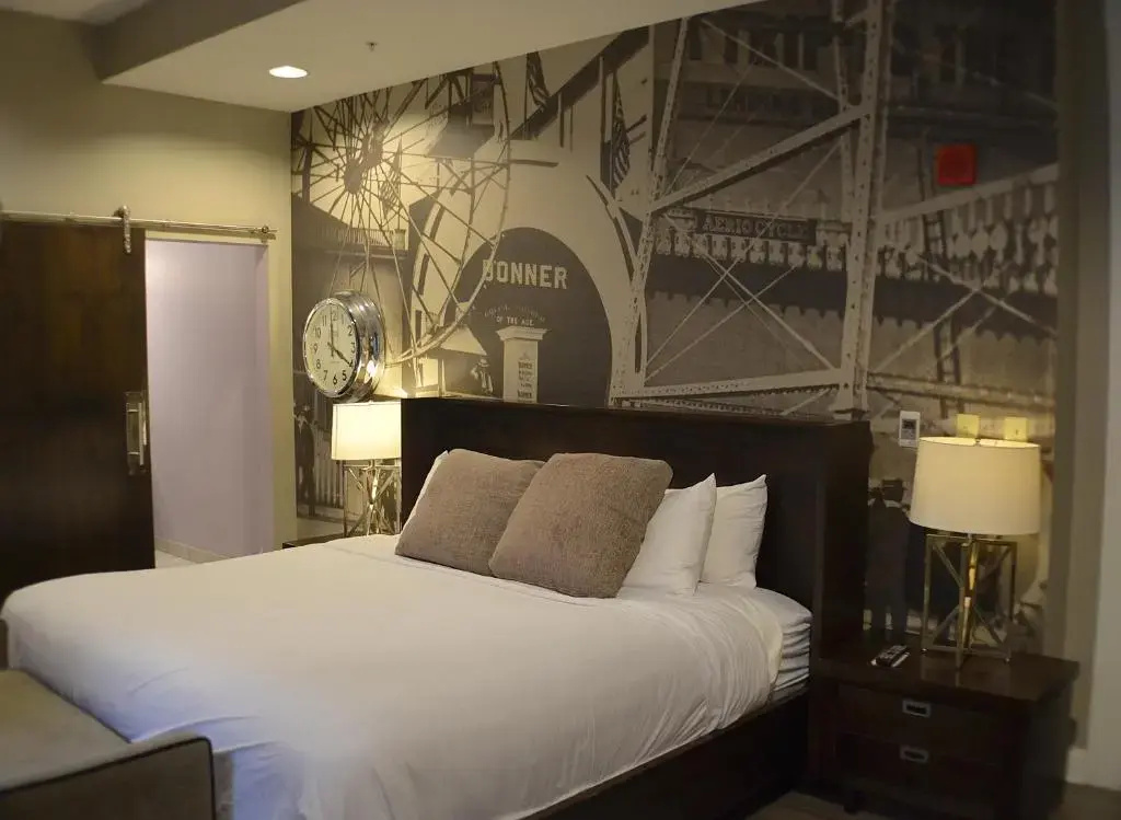 Deluxe Double room (full double bed)