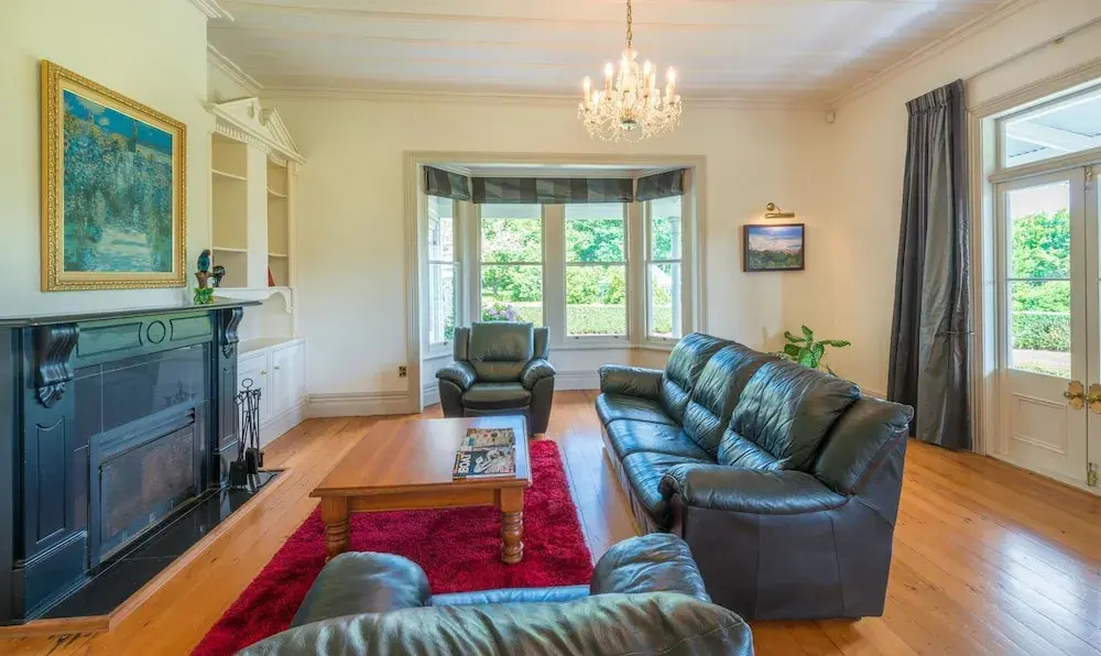 Magnificent Karaka Estate with Swimming Pool