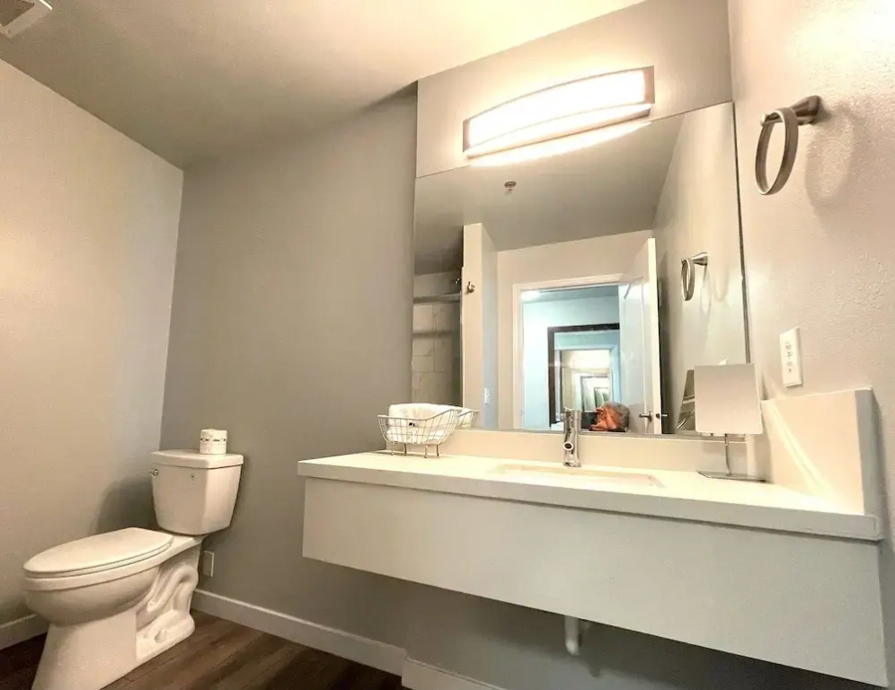 Premium Double room with balcony (full double bed)