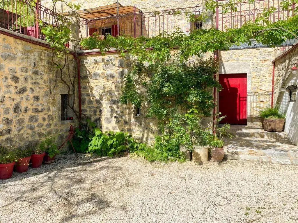 Mas Bourdaric - Location de Gîtes en Ardèche du Sud