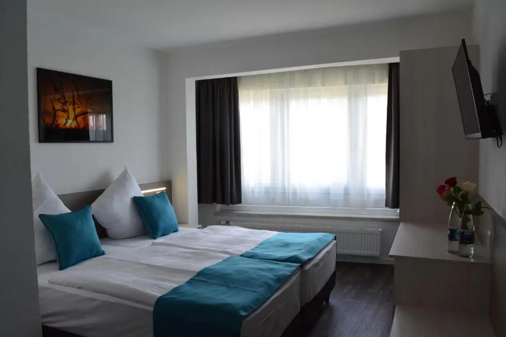 Deluxe Double room with city view (full double bed)