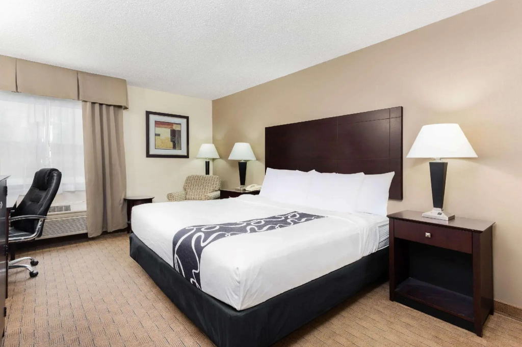 AmericInn by Wyndham Frankfort IN - Chambres