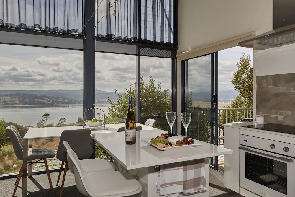 Rosevears Vineyard Retreat