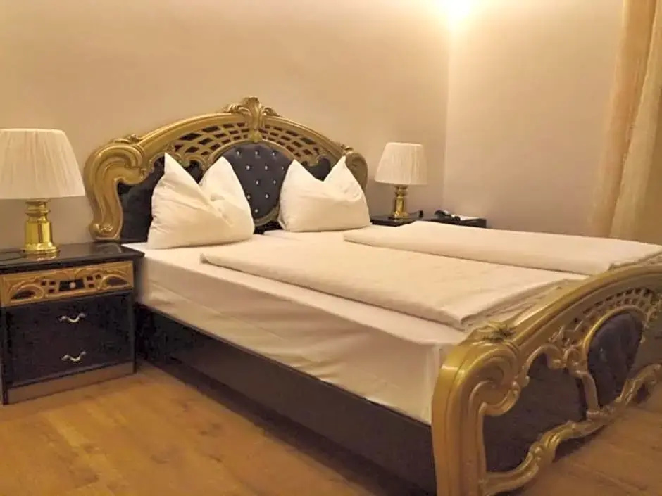 Stadthotel Restaurant Auerhahn - Chambres