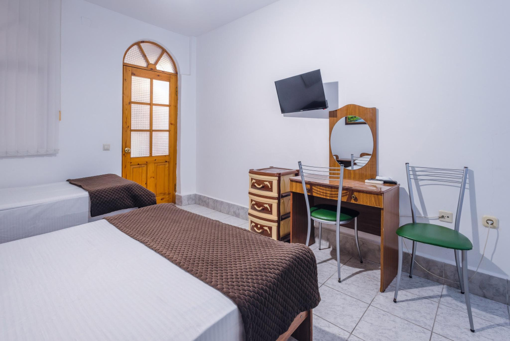 Economy Quadruple room