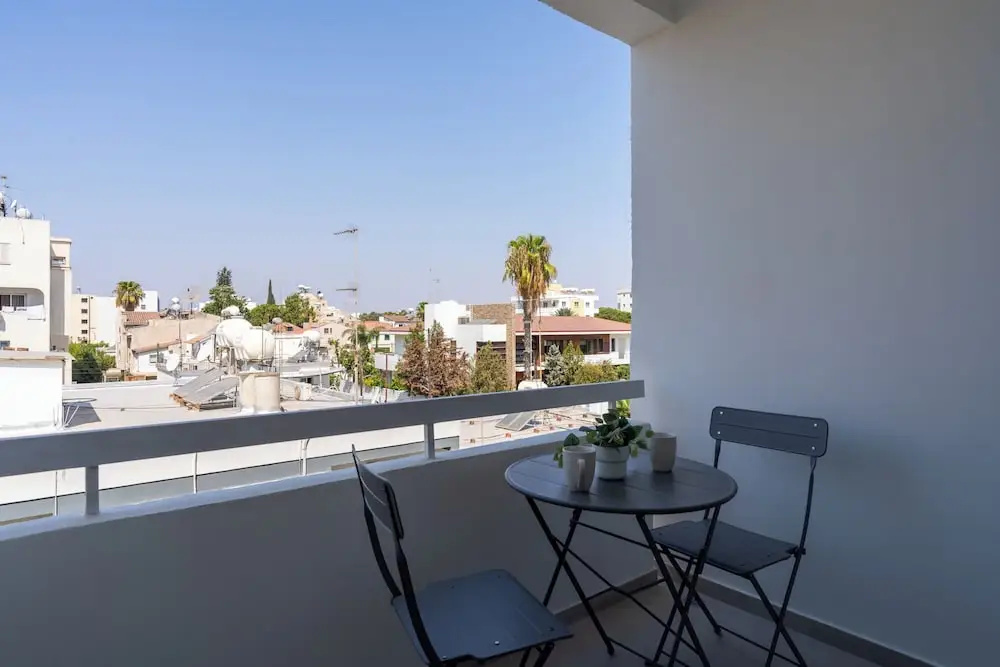 Hermes 2-BR Apt. & Balcony in Larnaca