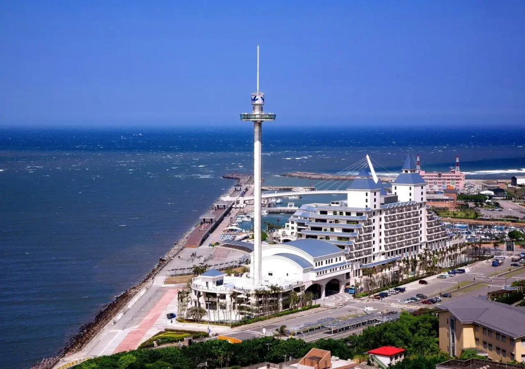 Beach & Waterfront