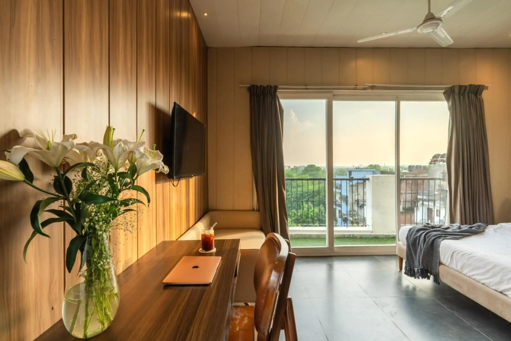 LetsBunk Poshtel & Suites by null