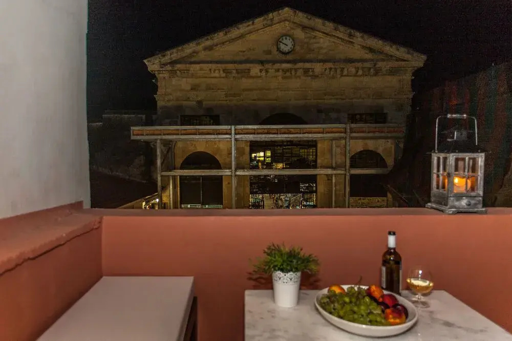 Food & Beverage