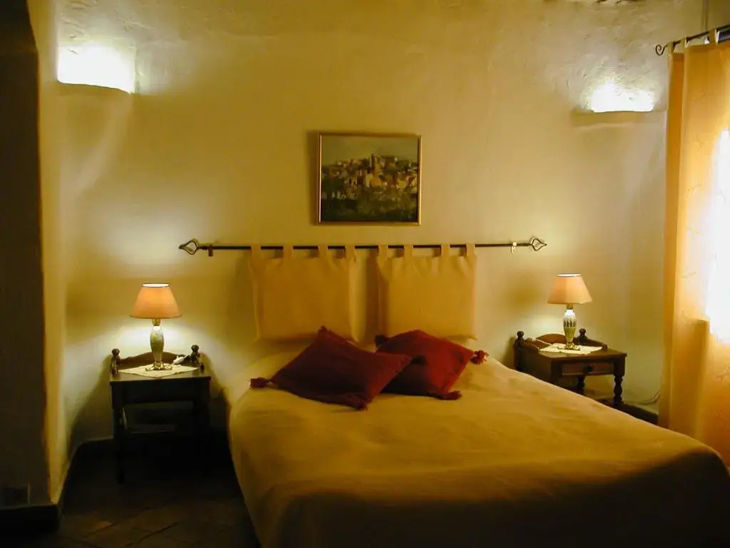 Standard Double room with garden view (full double bed)