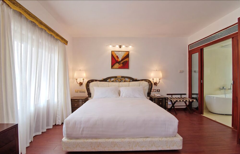 White Pearl Suites