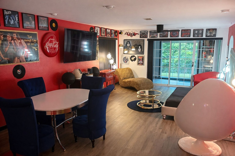 Grand room