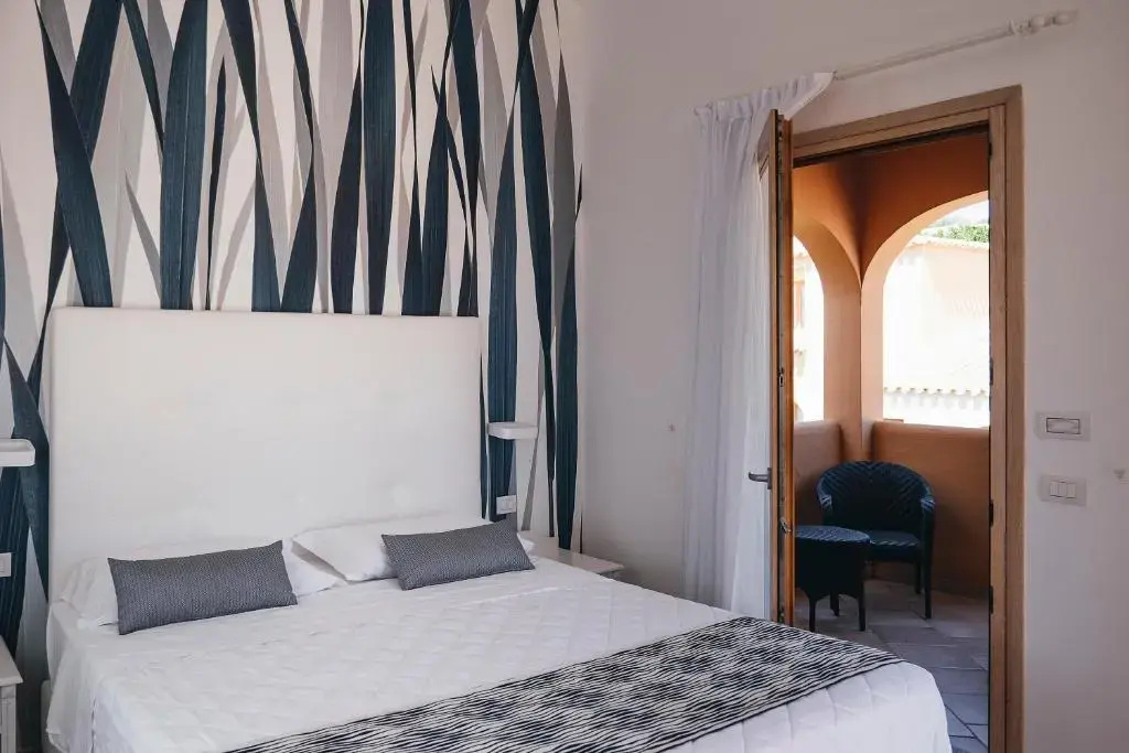 Double room (full double bed)