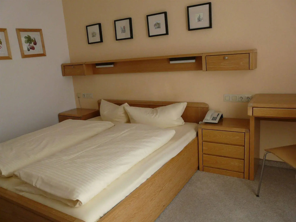 Hotel Roter Hahn - Bed & Breakfast - Général