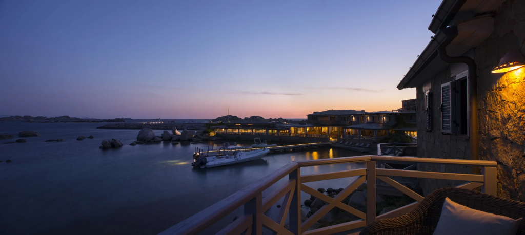 Beach & Waterfront