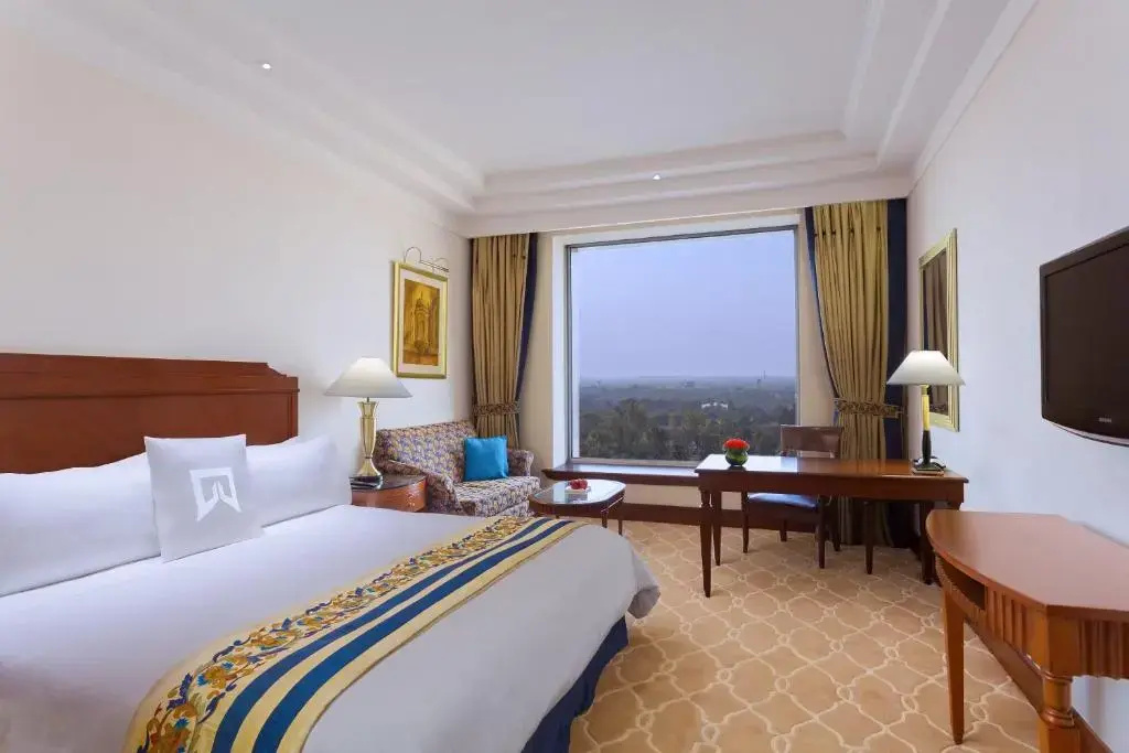 Deluxe Double room (full double bed)