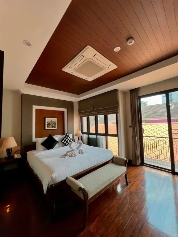 Suite with balcony