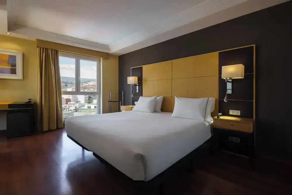 Exe Almería Centro - Chambres