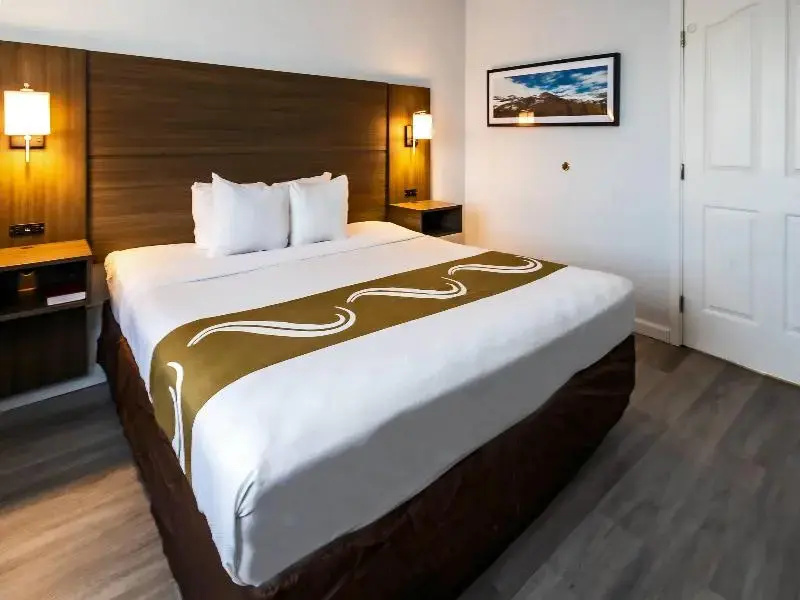 Double Suite with balcony (full double bed)
