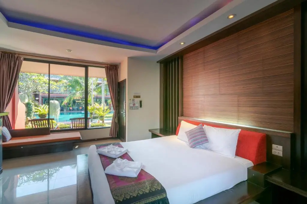 Двухместный номер с видом на бассейн (двуспальная кровать) в Mai Morn Resort