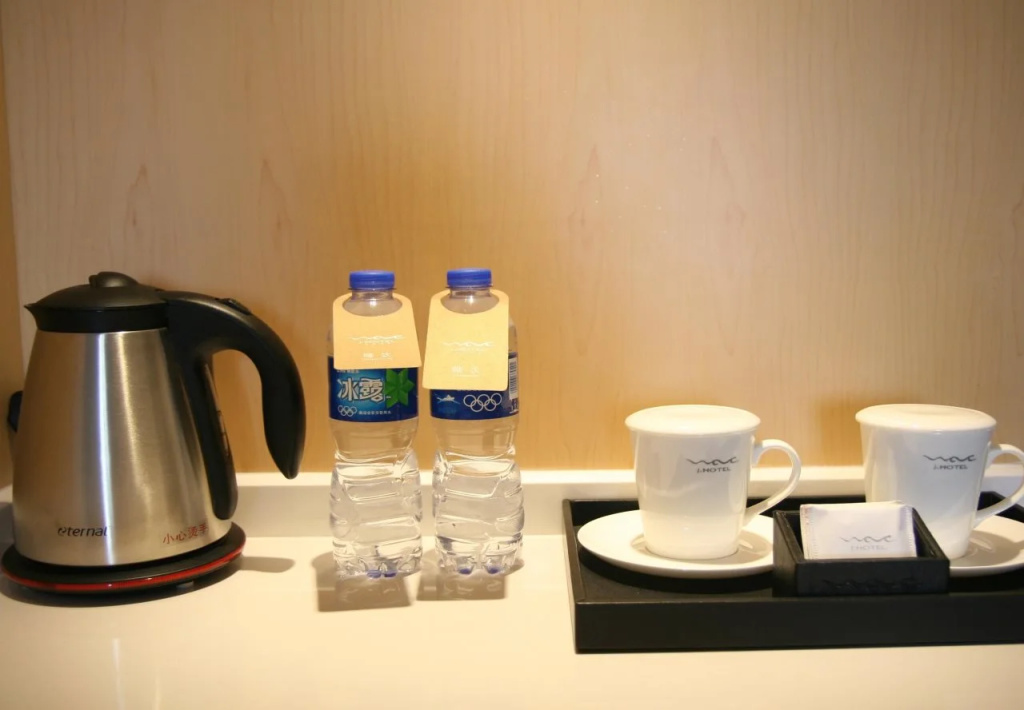 Food & Beverage