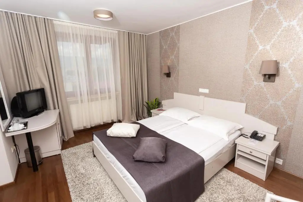 Superior Double room with balcony (full double bed)
