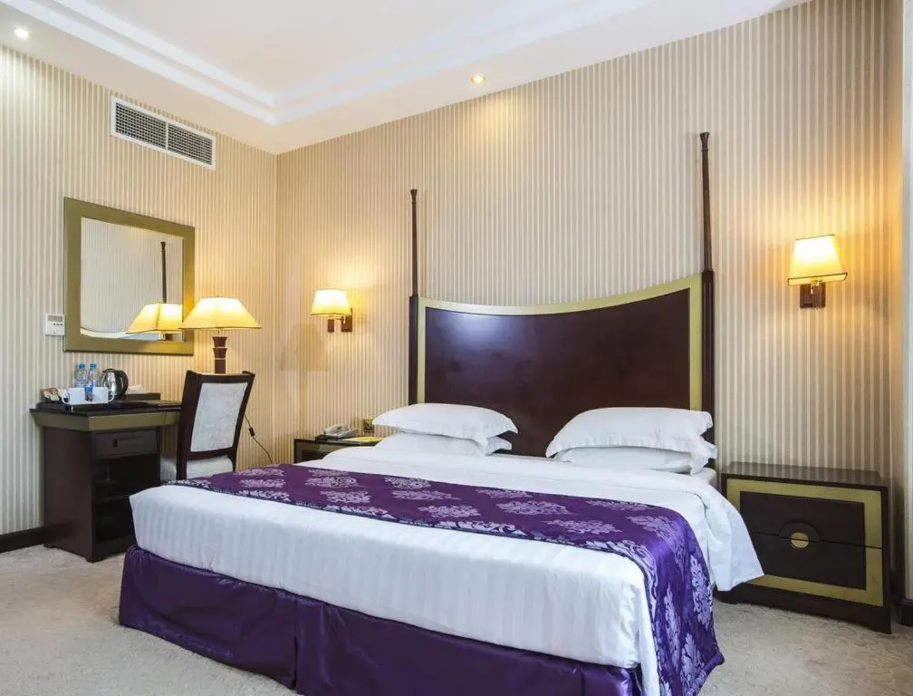Deluxe Double room (full double bed)