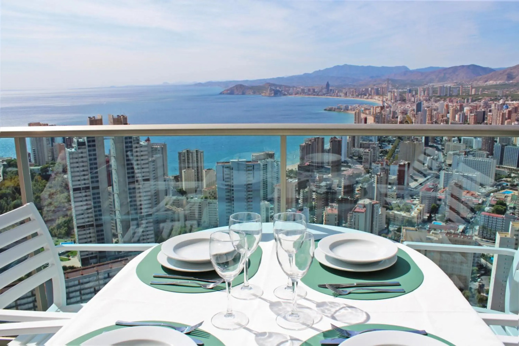 Two bedroom apartment with sea views - Floor 33