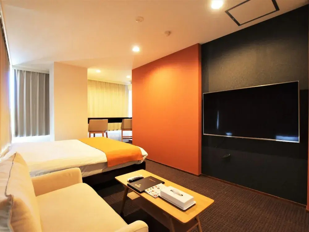 Double Suite (full double bed)
