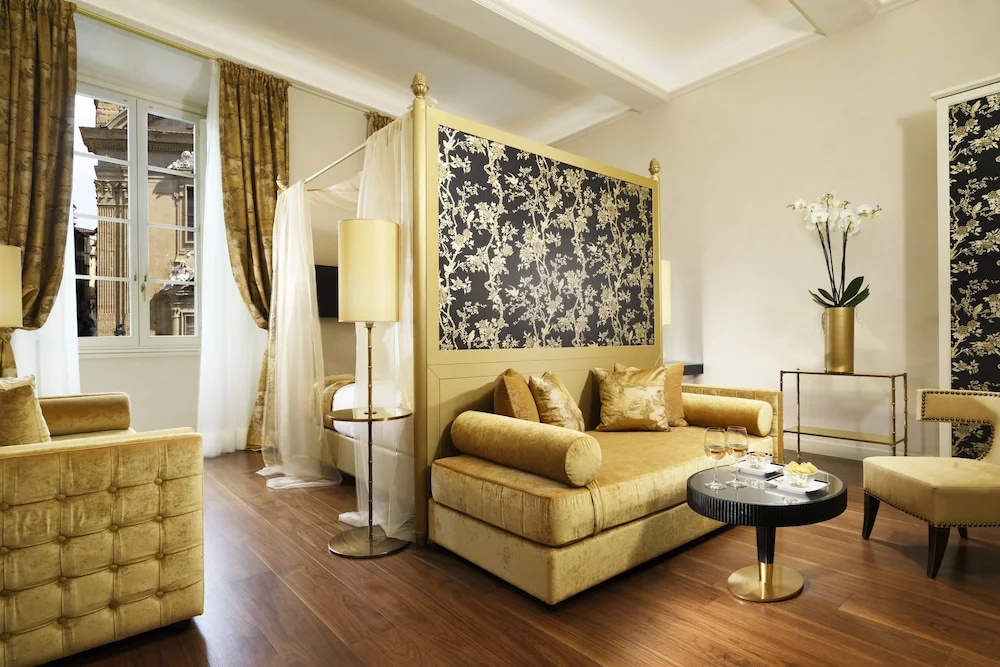 Luxury Double Suite with city view (full double bed)
