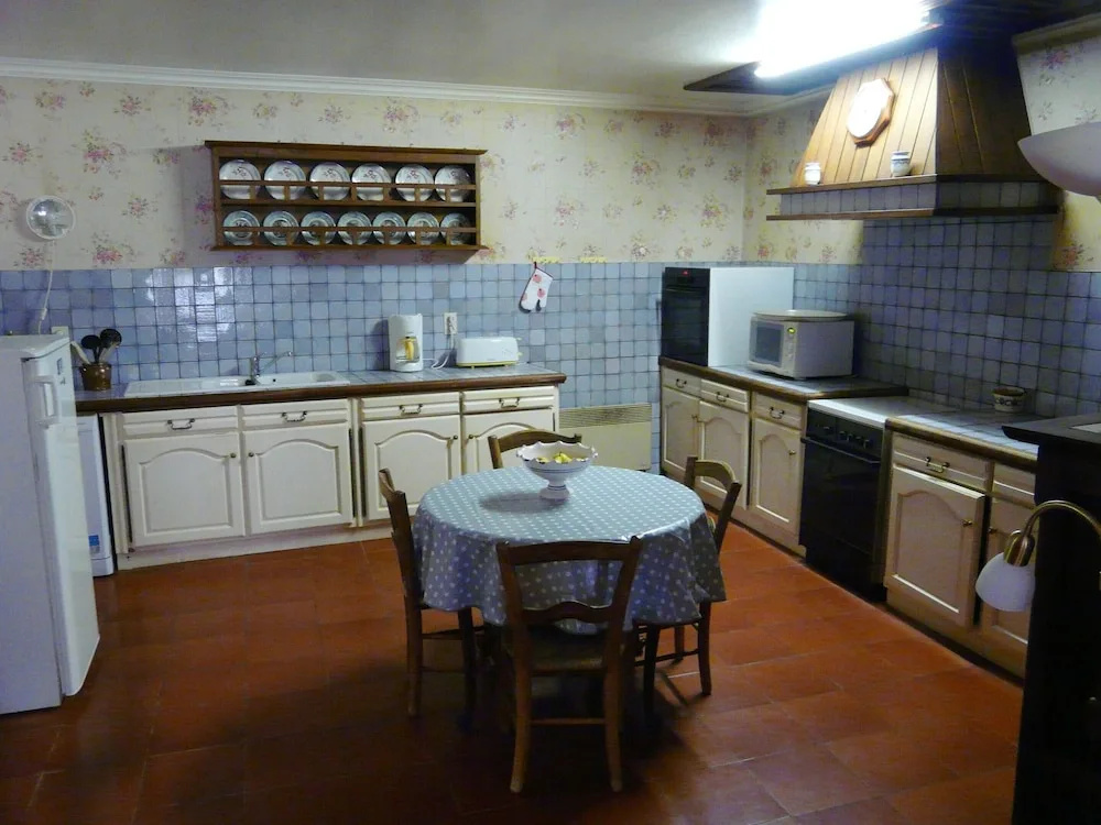 House With 2 Bedrooms in Lannes, With Furnished Garden - фото 10