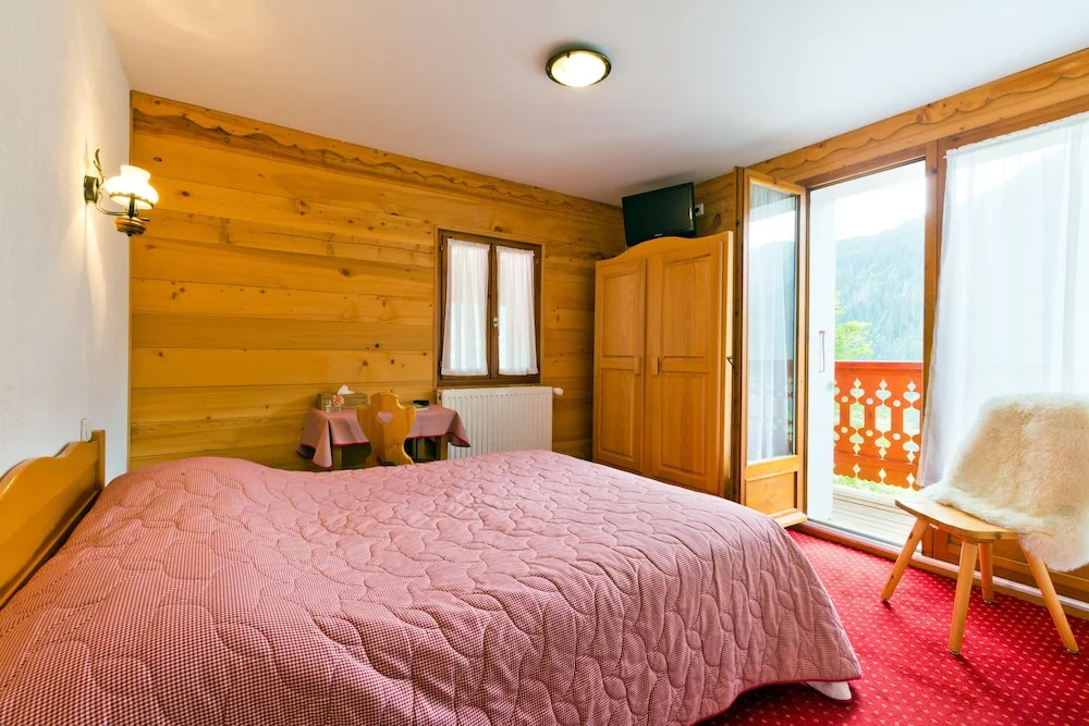 Economy Double room full double bed