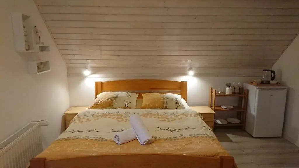 Standard Double room with balcony (full double bed)