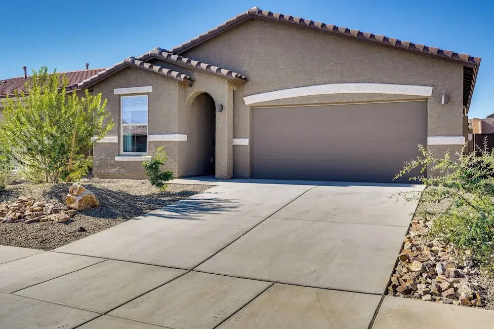 3 Mi to Casino Del Sol! Home w/ Dog-friendly Yard
