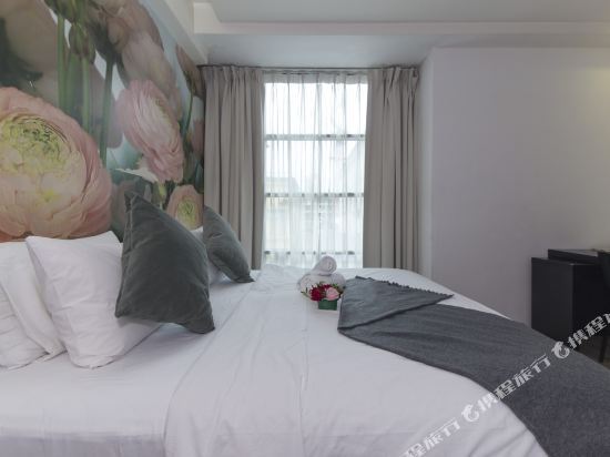 V Garden Hotel