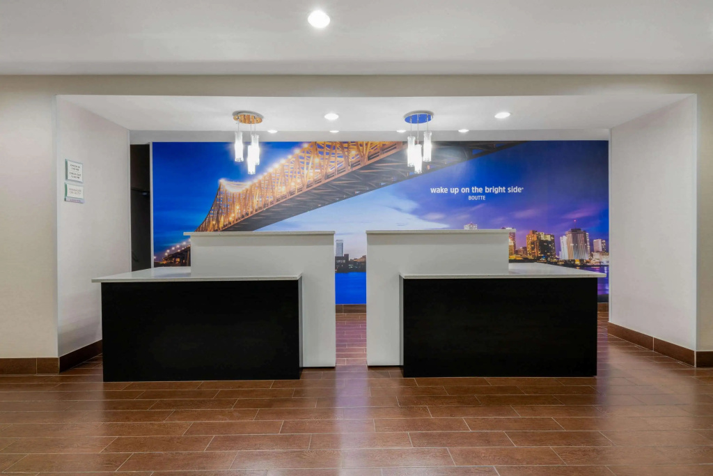 Lobby & Reception