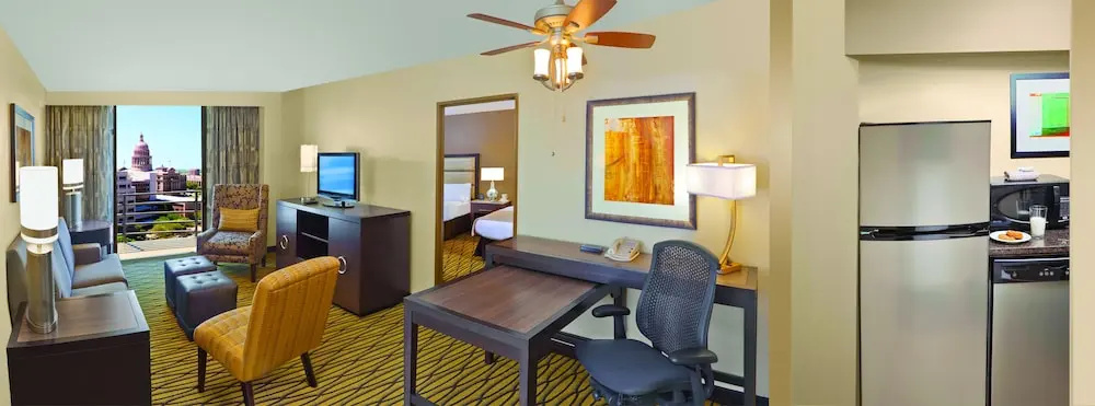 DoubleTree Suites by Hilton Austin Downtown Capitol - Chambres