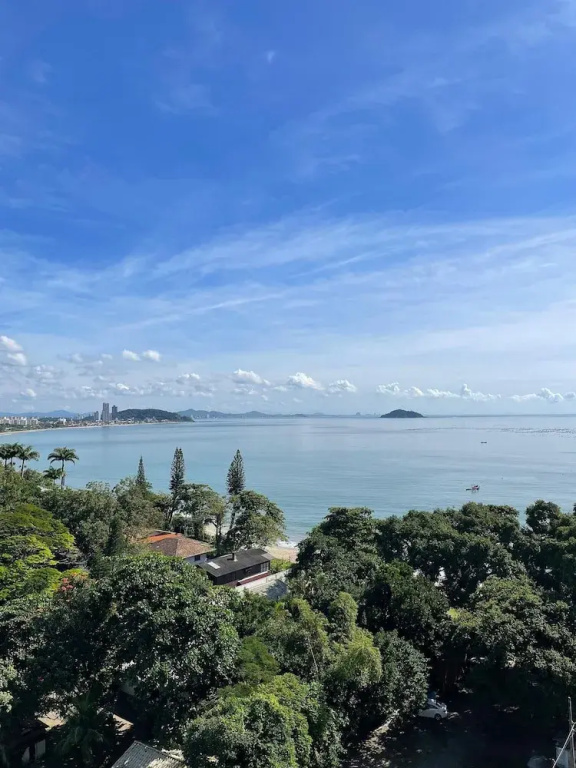 Apto Frente Mar Próximo ao Beto Carrero
