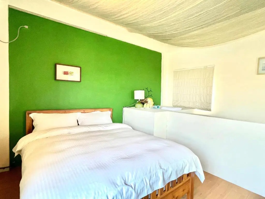 Standard Double room with balcony (full double bed)