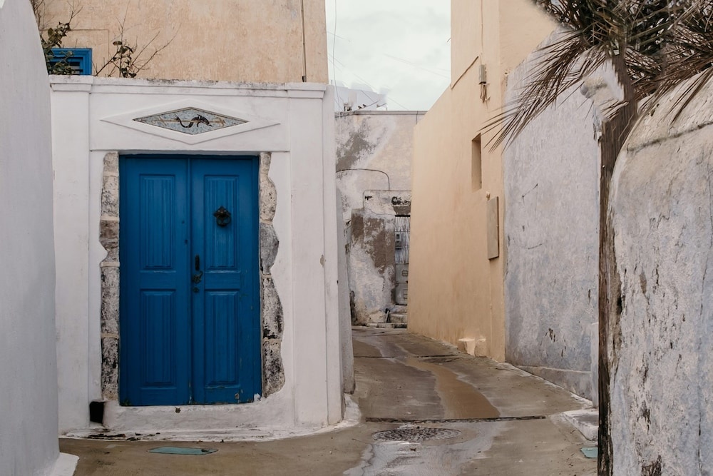 White Cave Suites