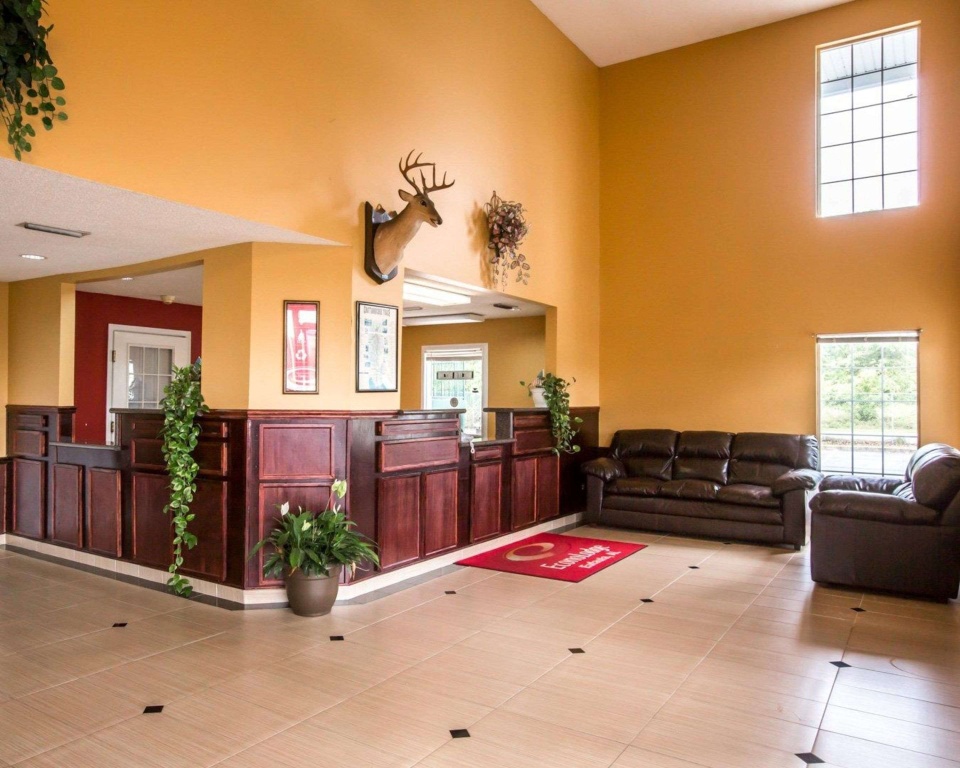 Lobby & Reception