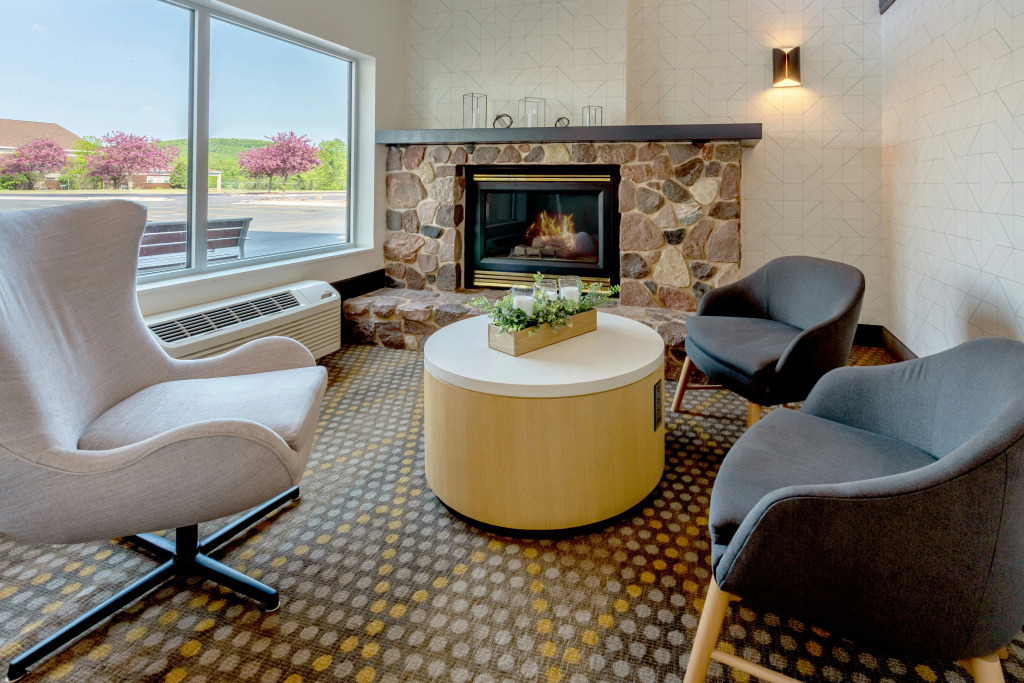 Holiday Inn & Suites Wausau-Rothschild by IHG - Général