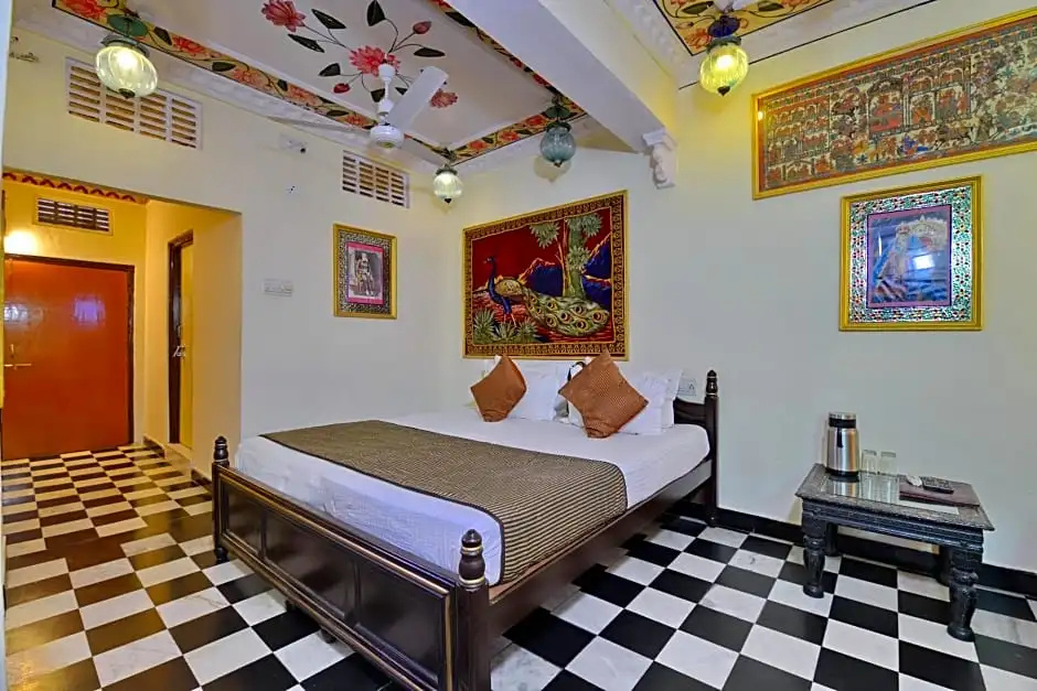 Superior Double room (full double bed)